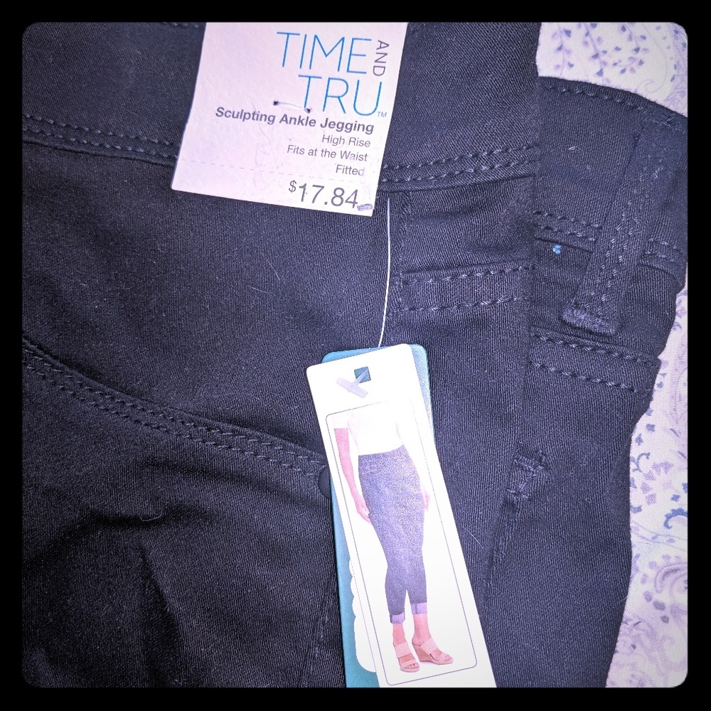 Black Ankle Length Jeggins